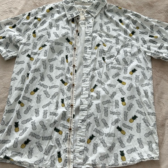 Button Down Short Sleeve Pineapple Shirt White - Picture 1 of 3